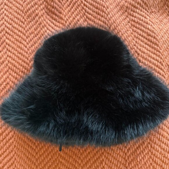 Accessories - Women's Black and Brown Hat